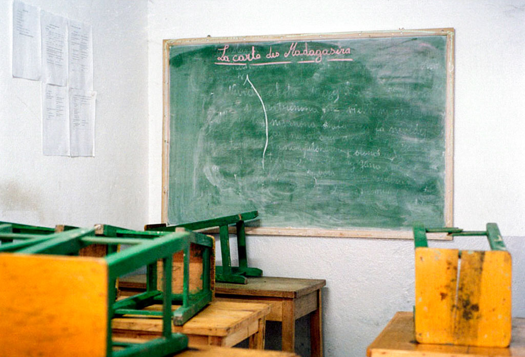 La salle de cours de GDM. L'association dispense des cours de base afin de s'assurer que chaque jeune fille a une minimum de connaissance.